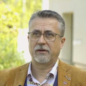 CREVA I IMUNITET ĆE VAM BITI ZAHVALNI Čuveni imunolog otkrio ŠTA JEDE AMA BAŠ SVAKOG DANA: Jeftin je i ima ga svuda
