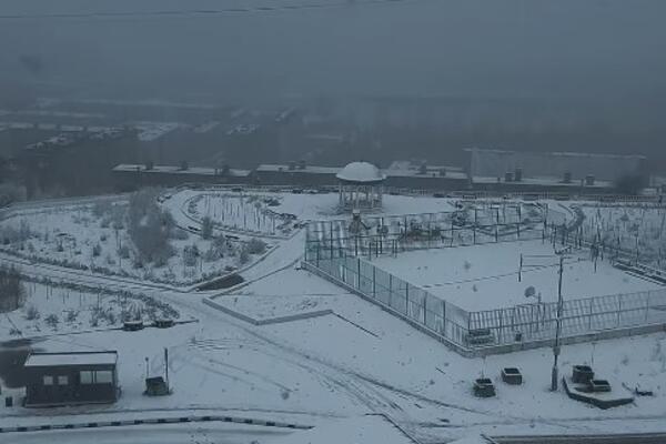 Prvi sneg pao u jednom od najhladnijih gradova: Slede temperature od minus 40, pogledajte ovaj PRIZOR (VIDEO)
