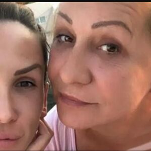 SLIKA VESNE ZMIJANAC BEZ TRUNKE ŠMINKE! Ovo je njeno pravo LICE - ĆERKA OBJAVILA, LJUDI SE ŠOKIRALI