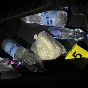 Droga pronađena na Savskom vencu: Policija češlja sve, automobil, stan i prostorije zgrade (FOTO)