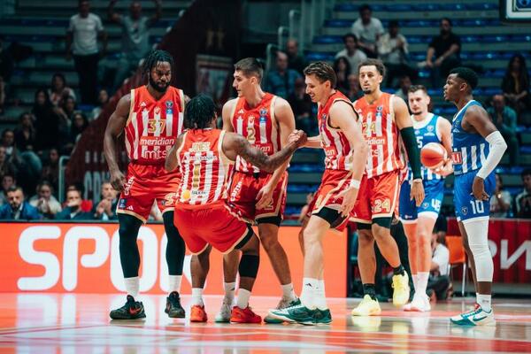 Nvora pogađao sa svih strana, Zvezda srušila Budućnost!