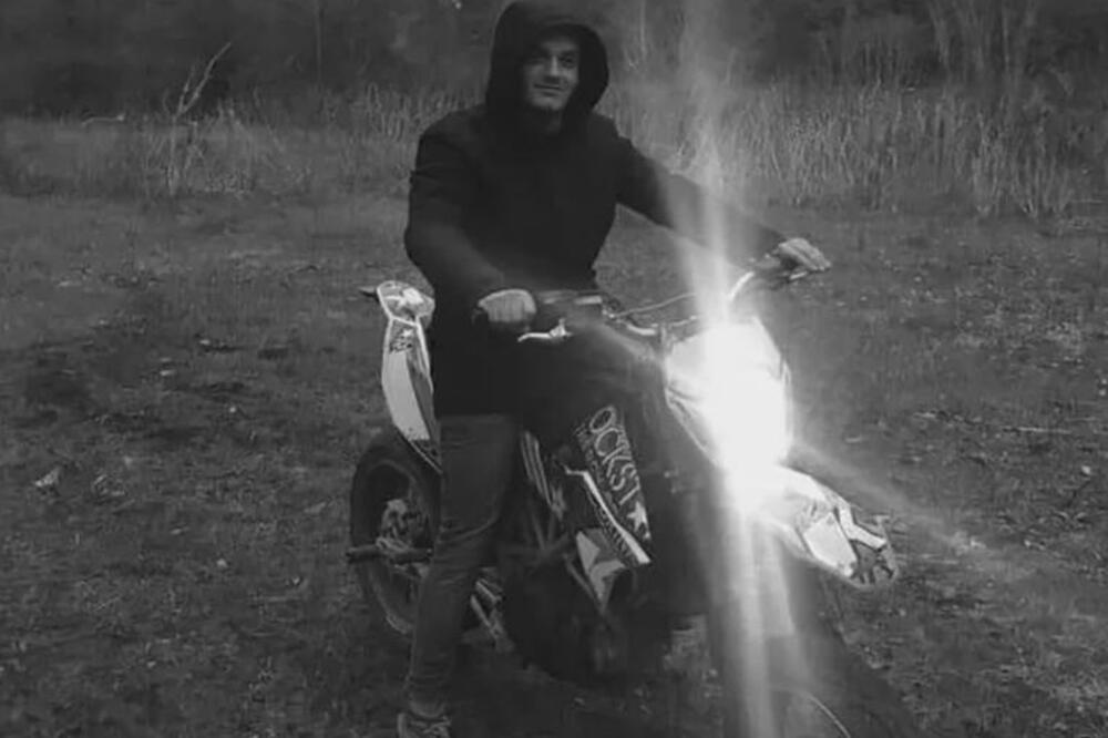 Ovo je mladić kog je ubio otac na jugu Srbije! Drugo krvoproliće u istom mestu za samo tri dana uznemirilo sve FOTO
