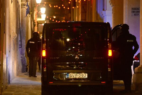 SRBIN MILOŠ DOŽIVEO NESREĆU NA MALTI, POLICIJA SE SRUŠILA KAD MU JE OTVORILA MOTOR! Scena kao u MAFIJAŠKOM filmu