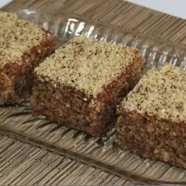 Recept za baklavu bez kora koja je ukusnija od originala: Topi se u ustima, nije preslatka i gotova je baš brzo!