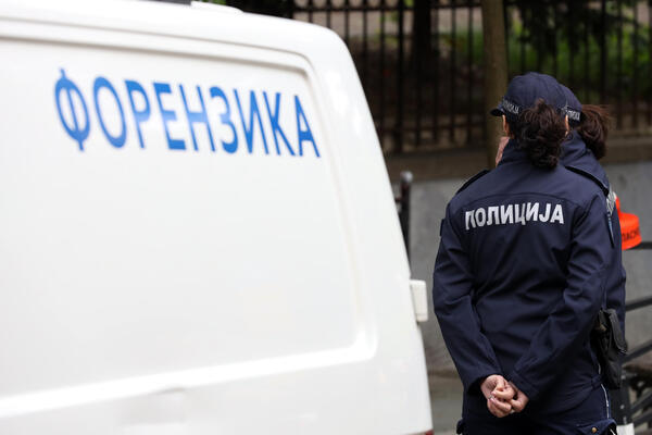 Zapaljen luksuzni "Volvo" na Zvezdari: Kamere snimile počinioca