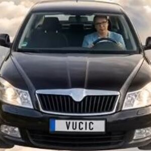 Na šaljiv način pozvao građane na večerašnji skup u Zaječaru: Vučić pokazao čime zaista obilazi Srbiju (VIDEO)