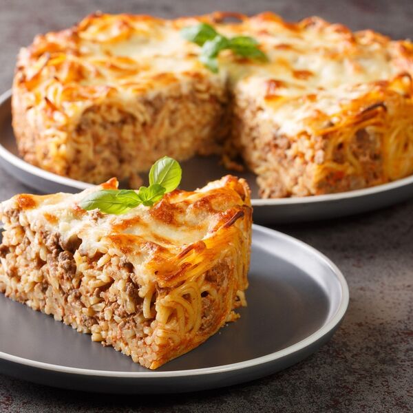 Recept za sirotinjsku pitu sa mesom bez kora! Ukusna, puna fila, a košta baš malo, sprema se za 5 minuta
