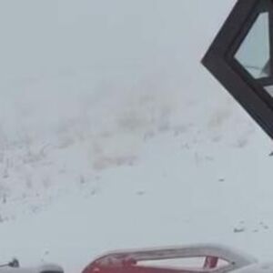 Sneg zatrpao puteve, kuće i drveće: Nestvaran snimak iz Srbije, od vejavice se ne vidi ni prst pred nosem (VIDEO)