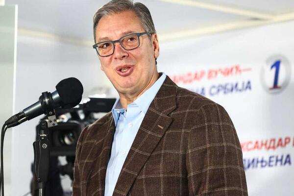 Vučić poručio iz Šapca: "Ako nam stopa rasta bude preko 4,2 odsto, imaćete i preko 10% uvećanje penzija"