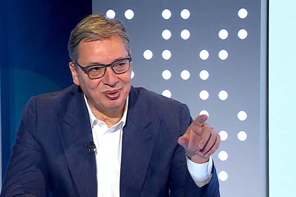 Vučić o većim platama i novim bolnicama: "Ulaganje od 2 milijarde evra u zdravstvo Srbije"