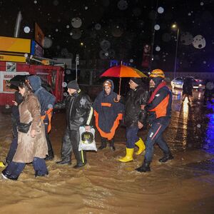 Najmanje 2 osobe poginule u stravičnim poplavama u Turskoj: Dete ubila struja na ulici, jezive scene na sve strane!