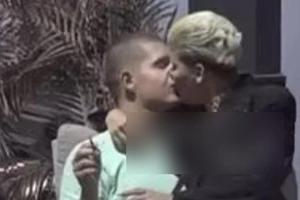 "JA ĆU TEBI REĆI MOJE SE**UALNE FANTAZIJE, TI ĆEŠ MENI": Nakon Karla, Uroš zakazao VATAČINU sa ovom FRAJERČINOM