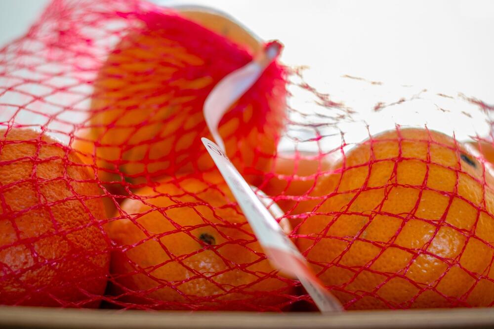 Evo zašto se mandarine prodaju baš u crvenim mrežicama: Razlog će vas zapanjiti, šta nam rade?!