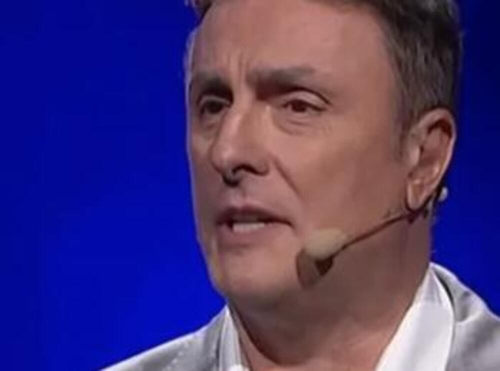 PEVAČICA I VODITELJKA SE POJAVILA U KVIZU "POTERA", GLEDAOCI TRLJALI OČI: Da li je prepoznajete? (FOTO)