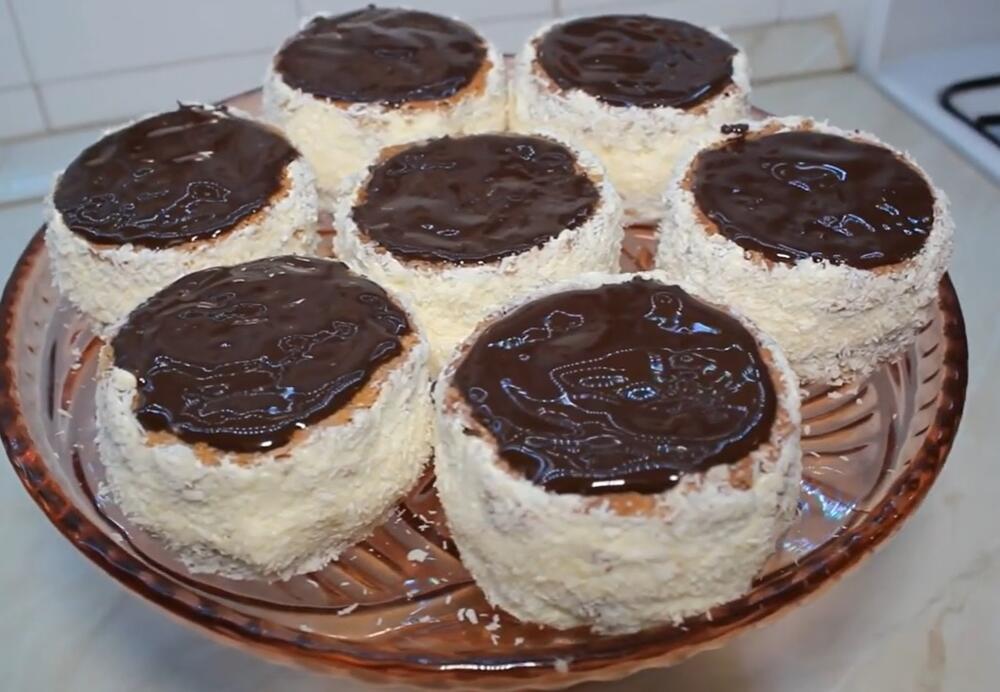 One su najlepša poslastičarska fantazija! Sastojci za mekane ruske kocke se mere kašikom, priprema brza i laka