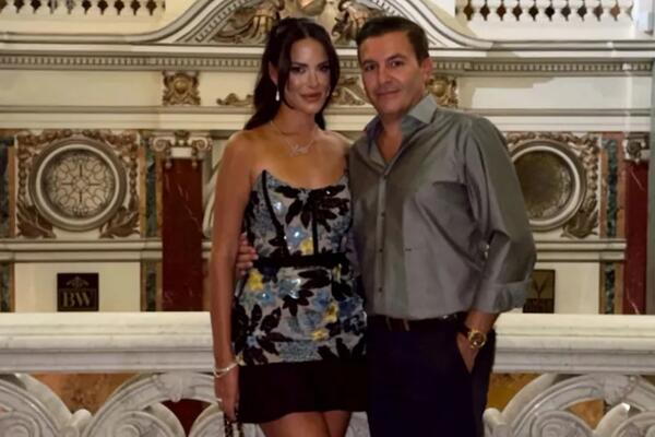 19 GODINA STARIJI AMERIKANAC JE KUPA U ZLATU, A SAD PRIREDILA ŠOK! Ljudi ne veruju šta mu je SERVIRALA na stolu