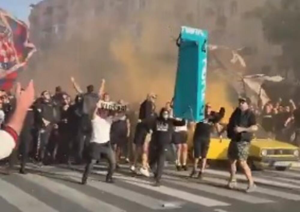 Visoke peći potpaljujem ja...": Policija u akciji zbog Hajdukovih navijača nacista! (VIDEO)