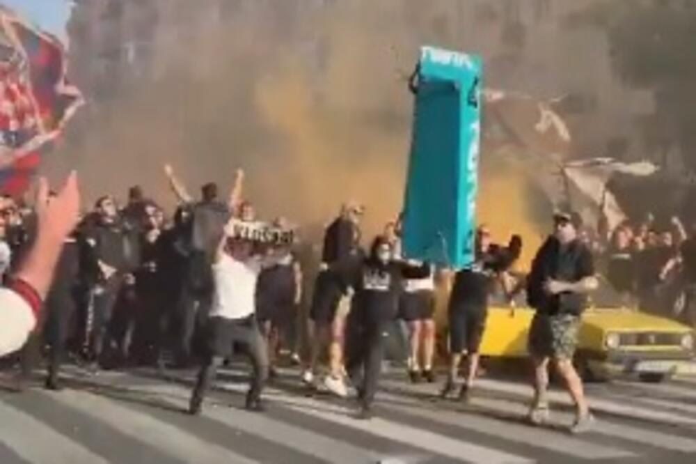 Visoke peći potpaljujem ja...": Policija u akciji zbog Hajdukovih navijača nacista koji veličaju Adolfa! (VIDEO)