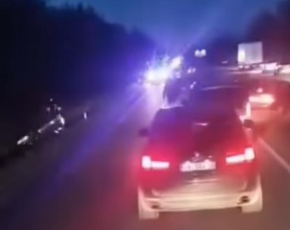 (VIDEO) Saobraćajna nesreća na izlazu iz Bačkog Gradišta: Ima mrtvih!