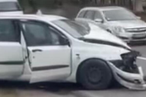 Teška nesreća kod Šapca! Preticao kolonu pa udario u vozilo u kom su bile mlađe devojke: Prizor je jeziv (VIDEO)