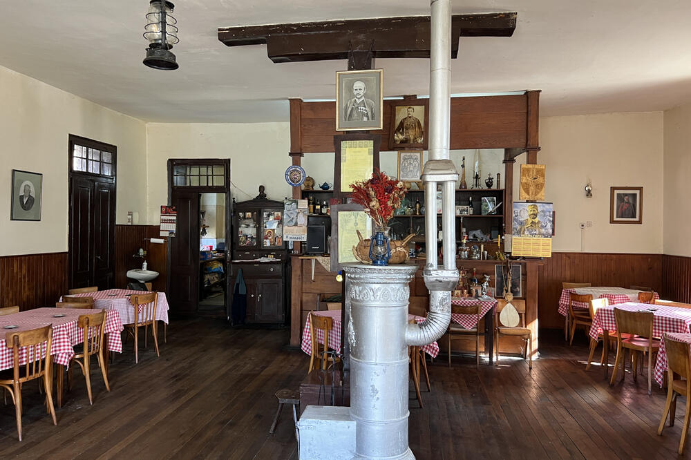 Karirani stolnjaci i viljuška sa Solunskog fronta: Najstarija kafana u Šumadiji - Dane nastavio porodičnu tradiciju