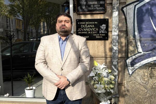 Počast ubijenom dečaku Dušanu Jovanoviću