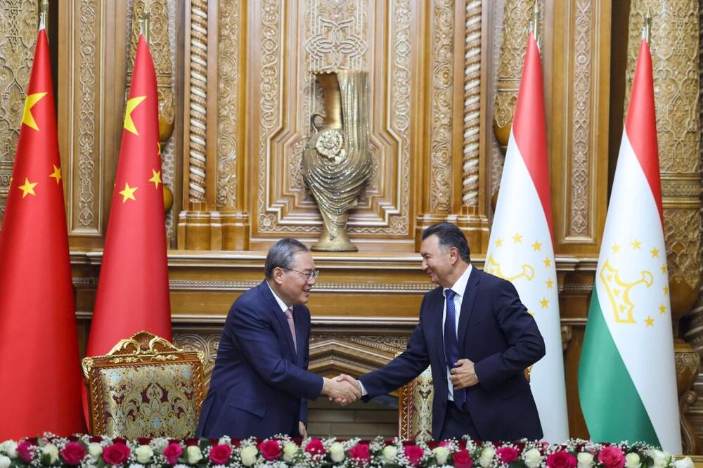 Li Ćijang: Kina spremna da unapredi saradnju sa Tadžikistanom u okviru inicijative &bdquo;Pojas i put&ldquo;