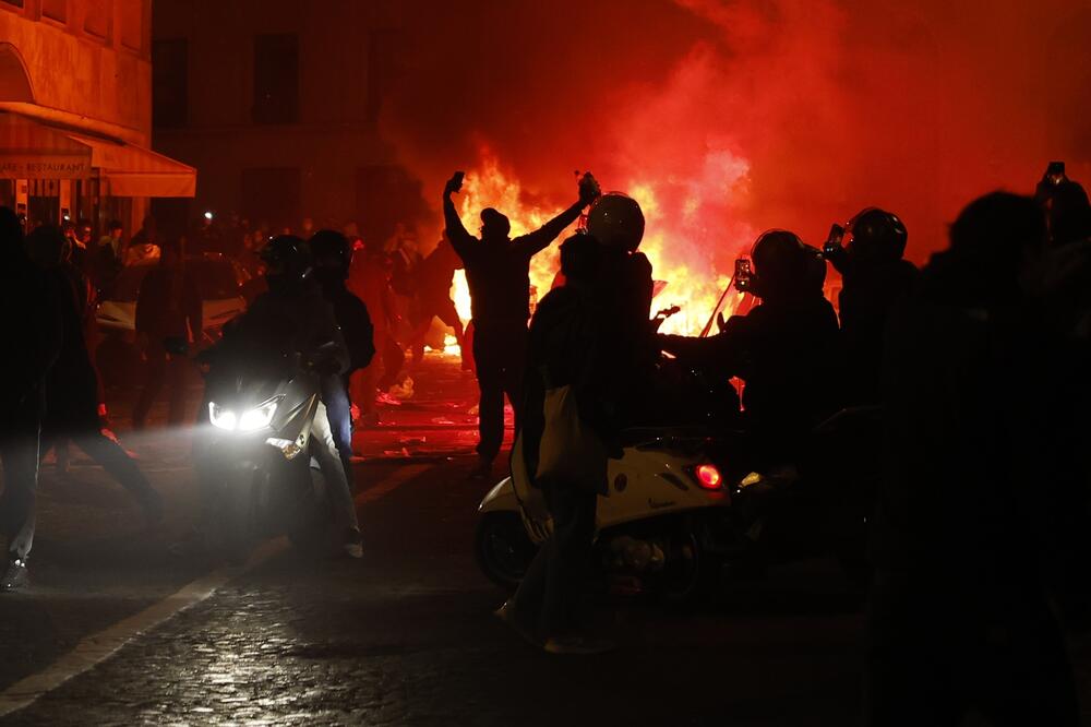 MRAK GUTA GRAD SVETLOSTI: Uvodi se policijski čas, gore ulice širom zemlje, Pariz ne liči na sebe, IDU DO KRAJA!