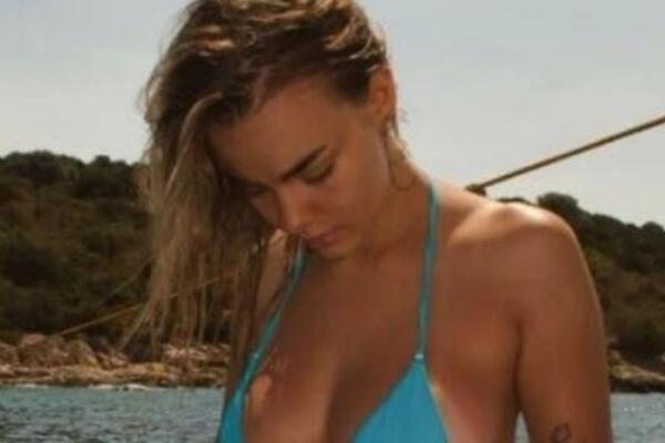 PRIRODNE ŠESTICE SAMO ŠTO NE ISPADNU: Naša mlada pevačica pokazala SOČNE OBLINE, sve je to MAJKA PRIRODA (FOTO)