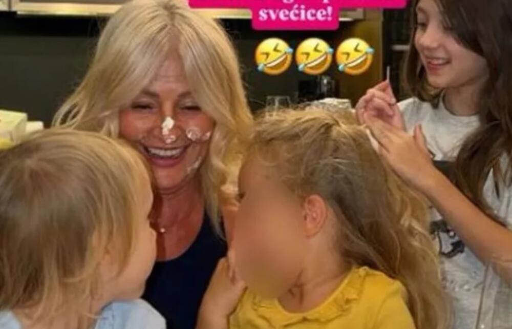 Udovica Marinka Rokvića proslavila rođendan u krugu porodice: Unuke i sinovi joj priredili prelepo iznenađenje