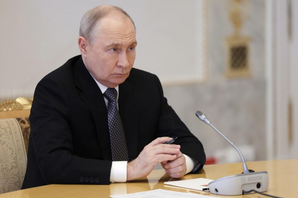Prvi kontakt sa Zapadom posle godinu dana! Putin razgovarao sa moćnicima ove dve zemlje, Peskov otkrio sve detalje!
