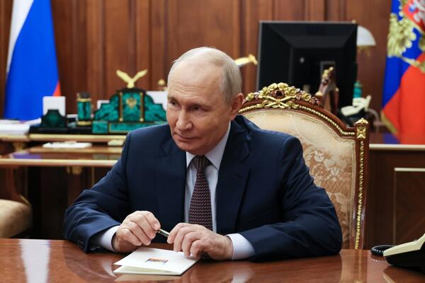 Putin progovorio o TALASU PROTESTA U EVROPI, pa u REČENICI OBRISAO POD EVROPSKIM LIDERIMA! Rus doliva ulje na vatru