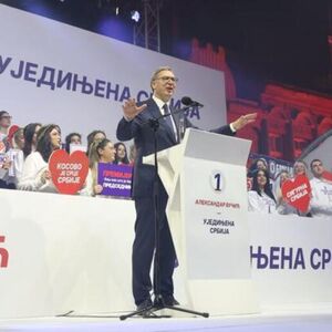 "JA VEČERAS PRED VAMA POLAŽEM ZAKLETVU": Vučić izašao pred narod u Nišu uz "Ruzmarin", pa uputio jake poruke!