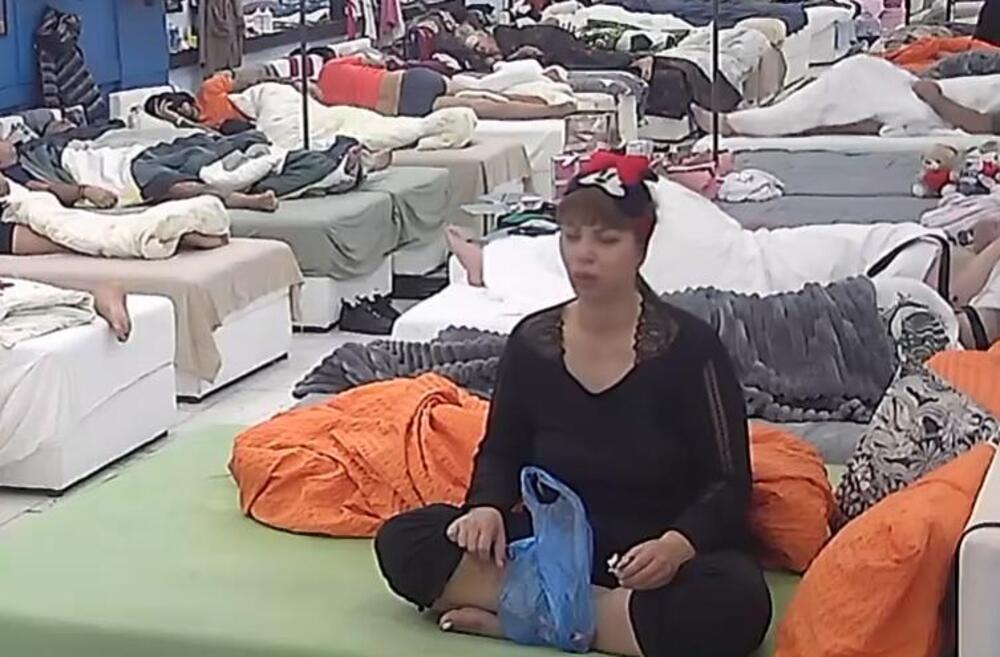 (VIDEO) MILJANA KULIĆ ŠOKIRALA SRBIJU Snimali je u krevetu i svi vrište od smeha: Da li je realno da OVO RADI U SNU