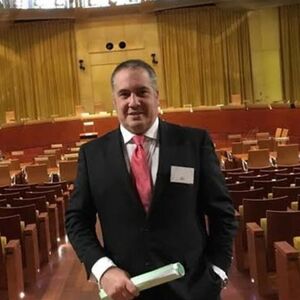 Ovo je kontroverzni biznismen koji je ubijen jutros! Upucan u glavu u sopstvenoj kući, napadače je dobro znao!