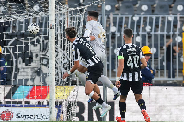 Partizanu preti nova katastrofa, zvižduci u Humskoj: Bum-bum Đoković, Čuka vodi 2:0! (VIDEO)