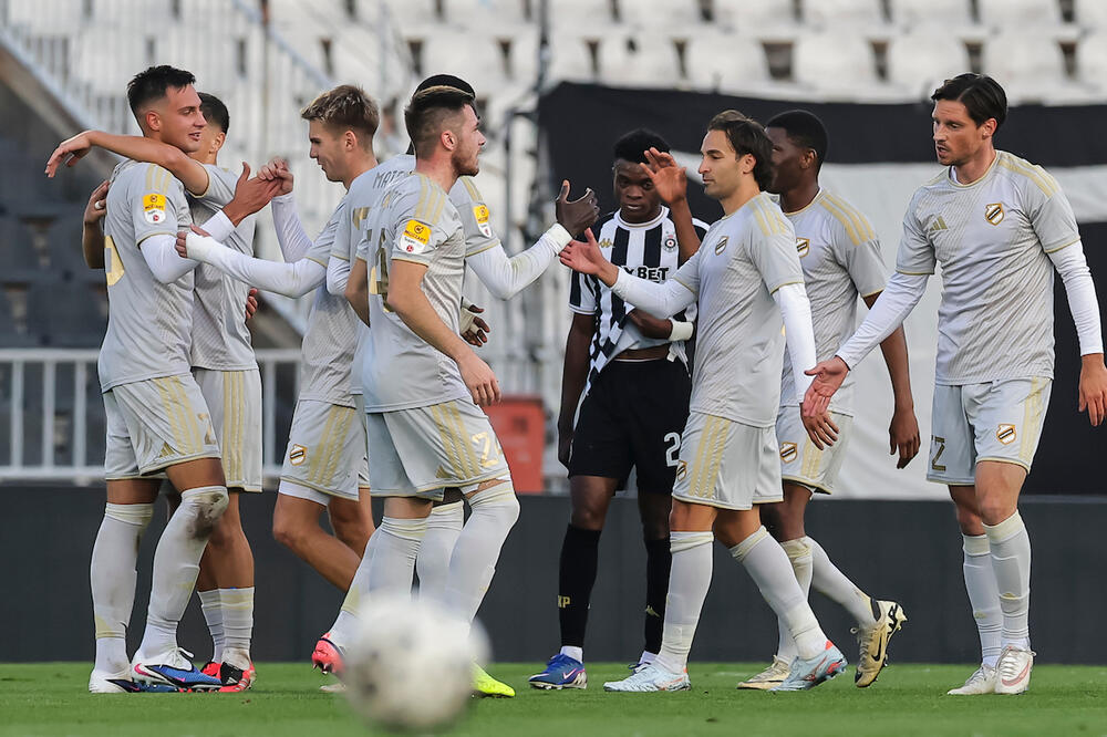 Partizan ponovo u kanalu, Čukarički slavio posle 10 godina: Đoković sa dva gola pojačao zvižduke Grobara u Humskoj