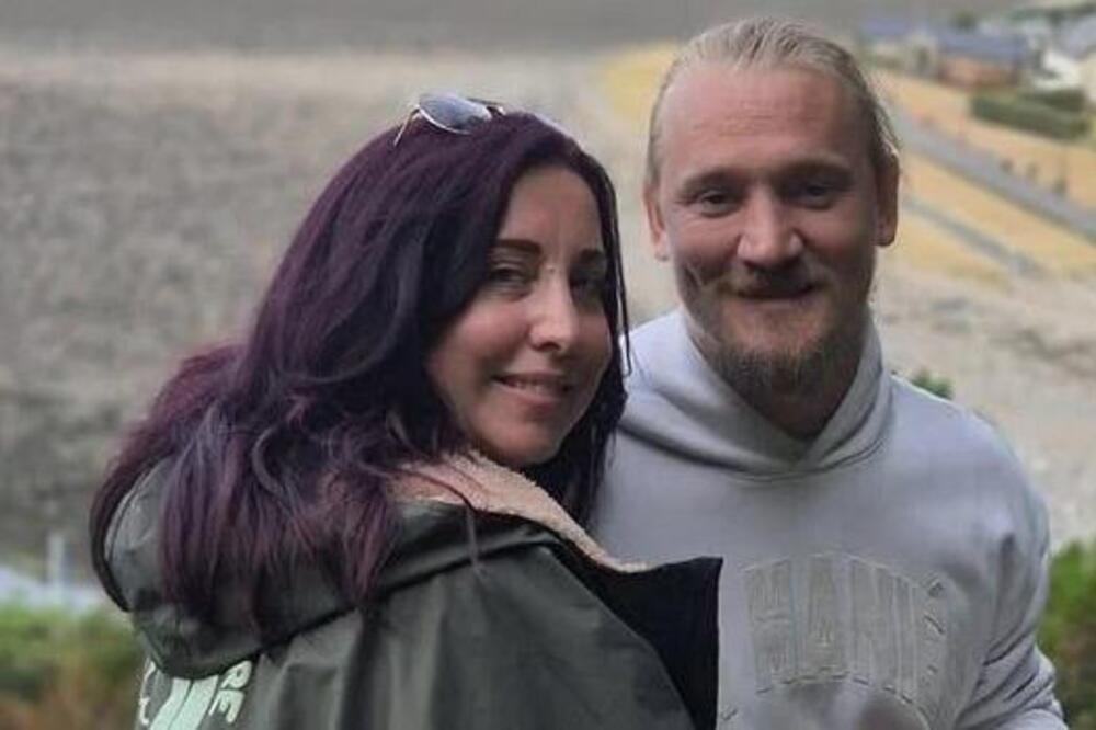 Skočila u PODIVLJALO MORE OČAJNIČKI POKUŠAVAJUĆI DA SPASI SINOVE, pa... Muž je uzalud dozivao, NIJE JOJ BILO SPASA!