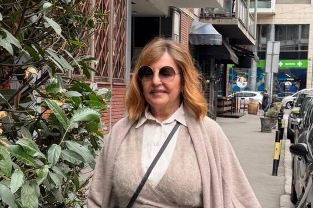 DAMA OD STILA! Ana Bekuta glasala na Vračaru, a stajling pun pogodak!