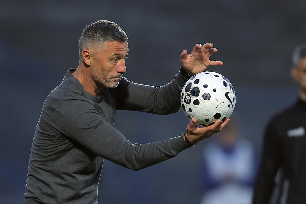 Trener OFK Beograda: Ne mogu da krivim igrače Zvezde što nisu izbacili loptu...