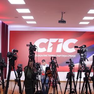 U SPS-u mirno, posluženje izneto: Čeka se obraćanje funkcionera