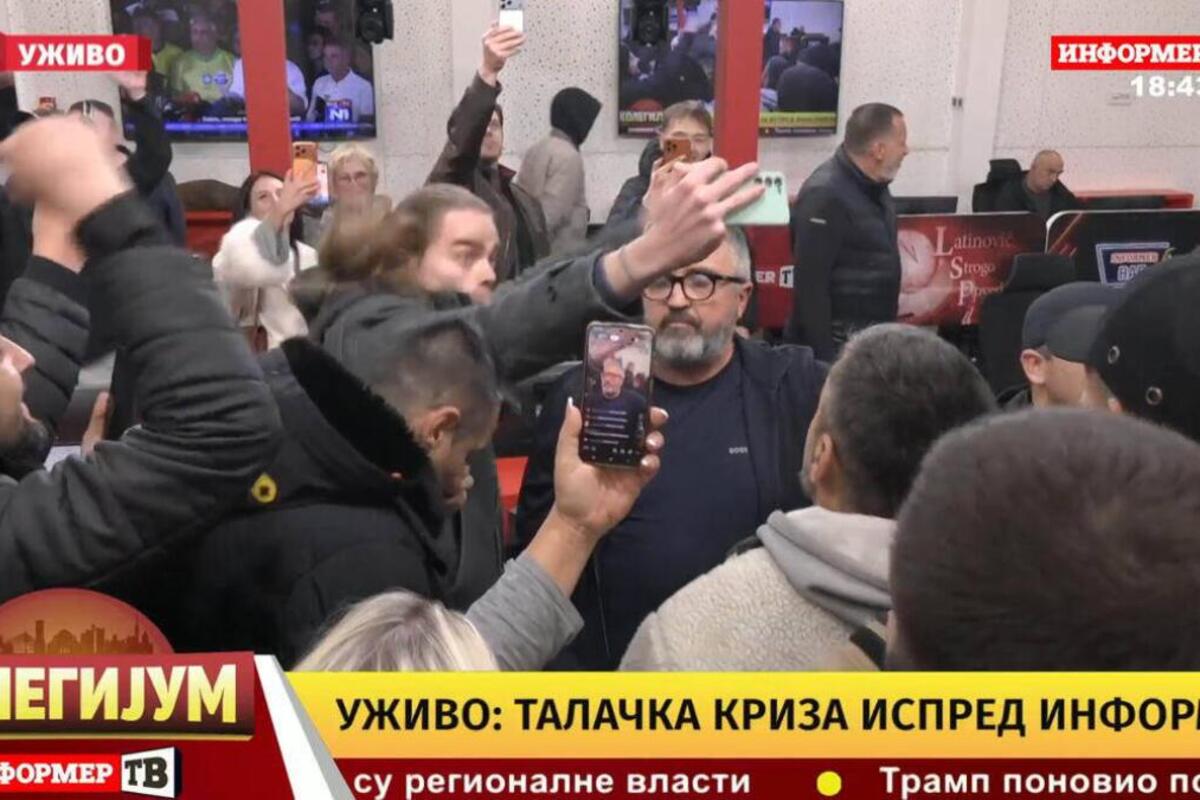 Dragana Vučićevića izveli iz zgrade "Informera"