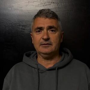 "Nemojte pribegavati nikakvoj vrsti nasilja": Oglasio se Ilija Srdanović o upadu na "Informer" (Video)