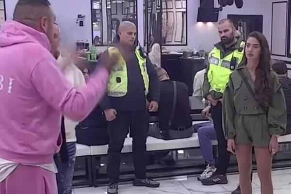 "TI SI JEDNA PI**A OBIČNA, ŽENA U TRENERCI": Eskaliralo između Anđele i Cara, OVAKVE UVREDE JOŠ NISTE ČULI