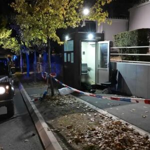 Ko je maloletnik iz Šapca koji je uz povik "Alahu akbar" i dva noža krenuo na žandarma? Pratila ga i služba