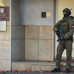 Terorista iz Šapca praćen zbog ISIS-a! Sa 2 noža napao žandarma kod ambasade Izraela, veličao ISLAMSKU DRŽAVU