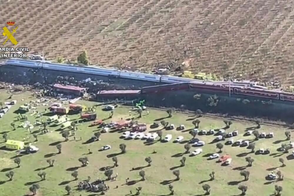 Broj mrtvih u jezivom sudaru vozova u Španiji ne prestaje da raste! Stravični prizori obilaze svet (FOTO/VIDEO)