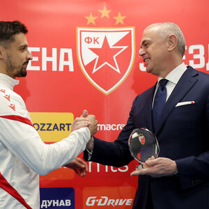 ZVEZDA SPREMA UGOVOR ZA KRUNIĆA DO KRAJA KARIJERE! Rade dobio ponudu koja se ne odbija, poznati i detalji