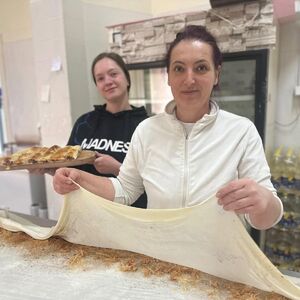 Dejana i Mira čuvaju tradiciju i otkrivaju tajnu: Ovako se pravi najlepša pita od jabuka (FOTO)
