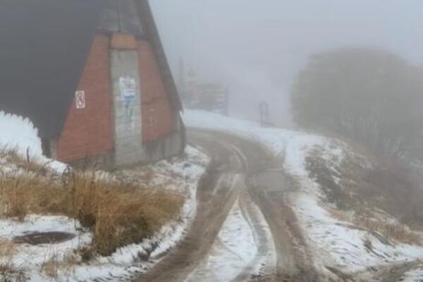 Sneg u ovom delu Srbije napadao kao usred zime: Sve se zabelelo, prizori iz bajke (VIDEO)